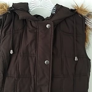 GAP brown puffer sleeveless jacket with fur hood